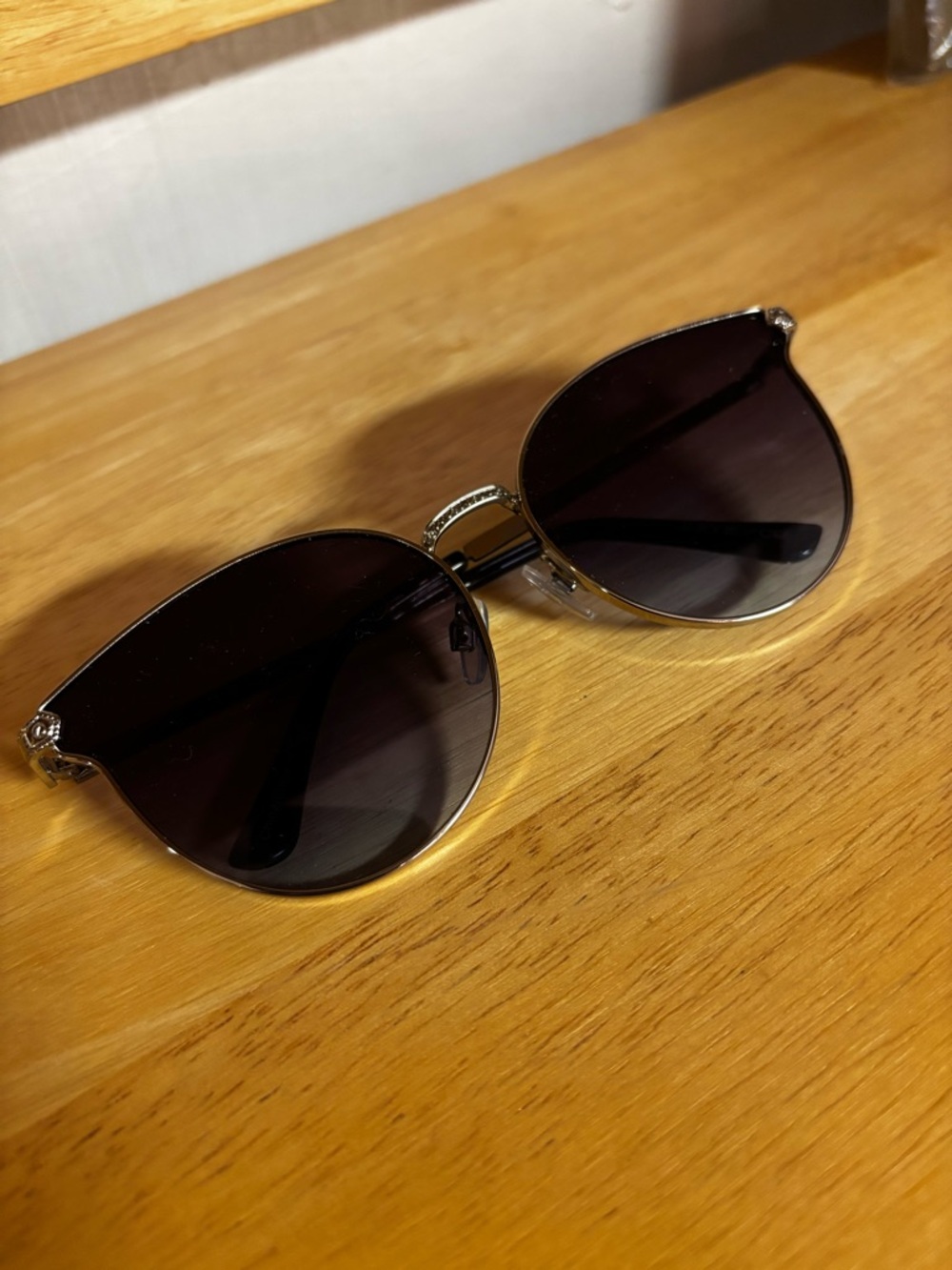 FRYE AND CO. Black Lens Silver Frame Women's Sunglasses